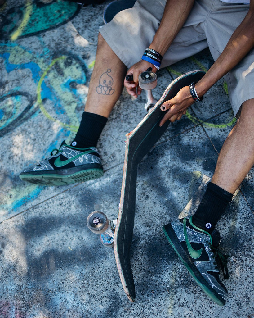 Nike SB Dunk Low Pro X There Skateboards - Streetart.fr
